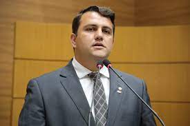 Deputado Marcos Oliveira se pronuncia, critica Focca e diz que não responde fofocagem sem comprovação