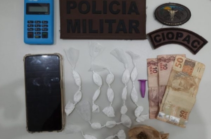 Casal é preso e adolescente apreendido em Ribeirópolis suspeitos de tráfico de drogas