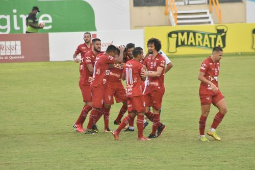 Com polêmica do VAR, Sergipe vence Lagarto por 3 a 1 em primeiro jogo da final do Campeonato Sergipano
