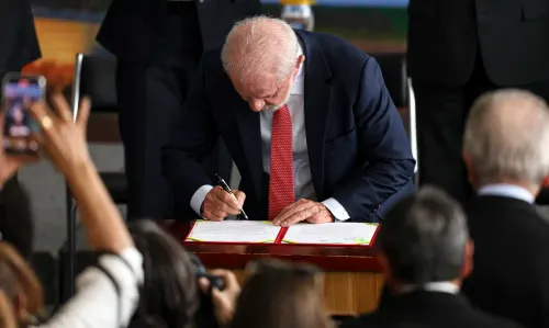 Lula veta PL da Dosimetria e barra redução de penas por atos golpistas de 8 de janeiro