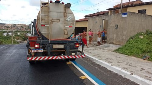 Iguá Sergipe garante água gratuita e intensifica ações em bairros afetados pela manutenção da adutora