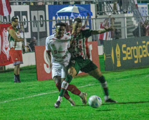 Em jogo marcado por muita polêmica, América e Sergipe empatam no jogo de ida da semifinal do Sergipão 2026