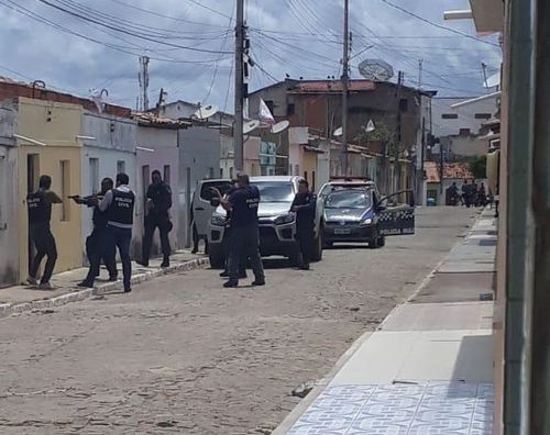 Quarteto suspeito de roubo de motocicletas morre em confronto com a polícia em Pinhão