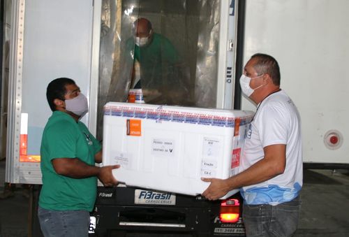 Sergipe recebe mais de 62 mil doses da Astrezeneca e deverá receber hoje, 7 mil doses da Pfizer