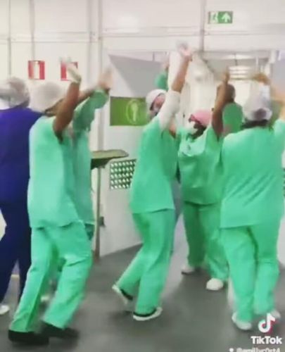 VÍDEO: profissionais da saúde do Hospital São Lucas comemoram fechamento de UTI COVID
