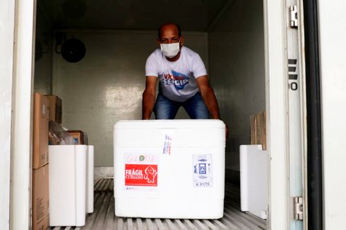 SES inicia distribuição das mais de 126 mil doses de vacinas que chegaram a Sergipe esta semana