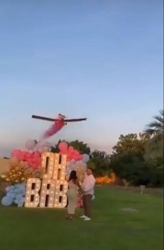 Avião cai durante 'chá revelação' no México e piloto morre; veja o vídeo