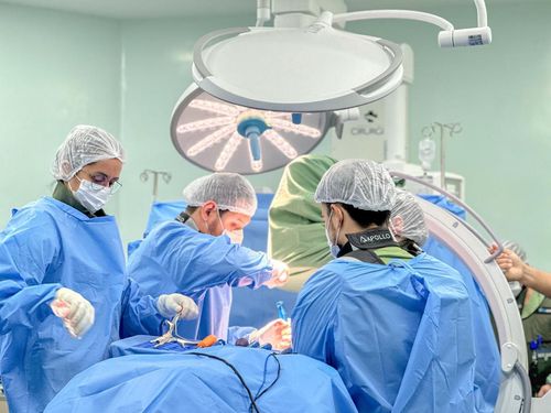 Hospital de Cirurgia oferece gratuitamente consultas, cirurgias e fisioterapia para tratamento da escoliose