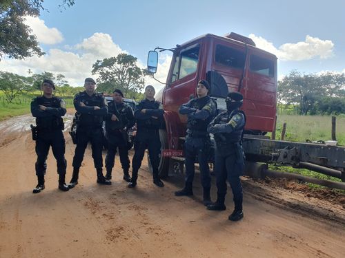 Caminhão roubado em Alagoas é recuperado por policiais militares em Itabaiana