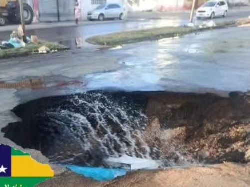 Cratera em Aracaju causa transtornos no trânsito e interrompe abastecimento de água