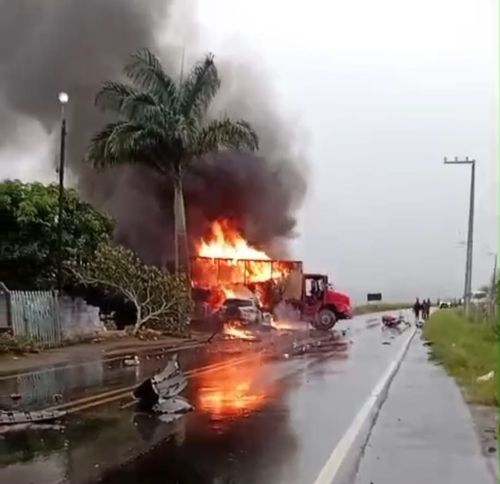 Motorista morre após colisão entre carro e caminhão em Ribeirópolis