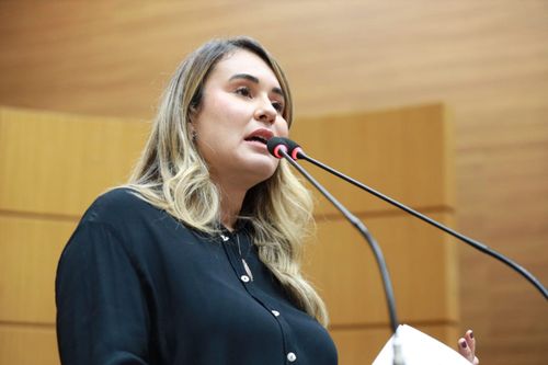 Deputada Kitty Lima reage à orientação do secretário de Educação de Itabaiana que pediu para não alimentar gatos em creche