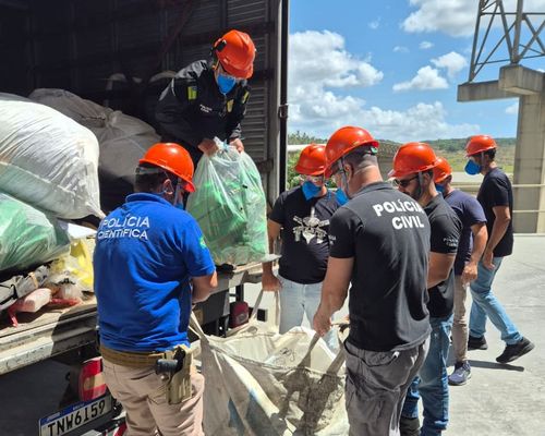 Denarc e Polícia Científica queimam 3,3 toneladas de drogas apreendidas em 2025