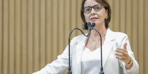 Emília Corrêa passa por cirurgia no joelho e retorna às atividades quarta-feira