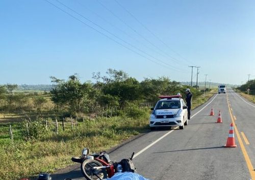 Condutor morre após colisão envolvendo motocicleta e um cavalo próximo a Pinhão
