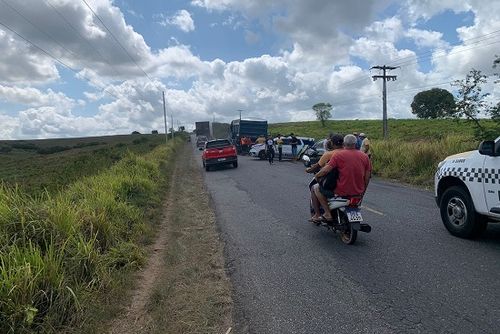 Motociclista morre em colisão com caminhão na rodovia SE-335 em Japoatã