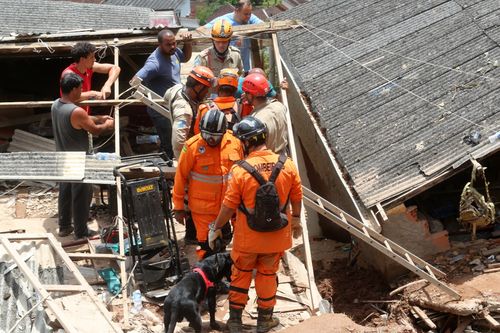 Equipes do Corpo de Bombeiros de Sergipe auxiliam na busca a vítimas das chuvas em Petrópolis