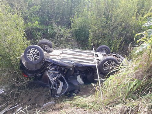 Acidente em rodovia de Laranjeiras deixa dois feridos; motorista foge do local
