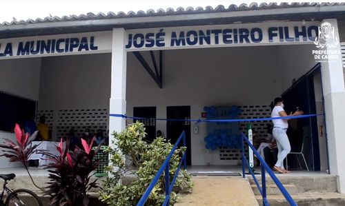 Prefeitura de Carira entrega à população escola totalmente reformada