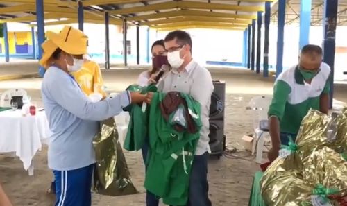 VÍDEO: Prefeitura de Moita Bonita entrega novos kits de EPIs aos garis do município
