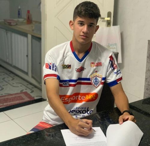 Jogador Ian Francisco, de apenas 16 anos é profissionalizado pelo Tricolor da Serra