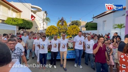 Procissão em honra ao padroeiro Santo Antônio reúne milhares de fiéis em Itabaiana. Assista