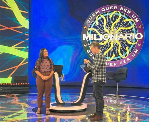 Sergipana de Pirambu emociona no Domingão com Huck e fatura R$ 500 mil no “Quem Quer Ser um Milionário”