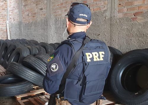 Ação conjunta da PRF, PM e Polícia Civil resulta na apreensão de mais de 100 pneus em Itabaiana