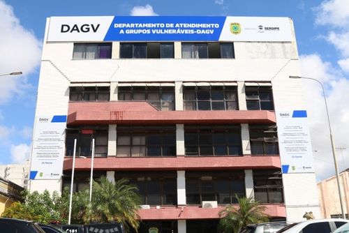 Jovem é agredida e estuprada por não conseguir devolver PIX na Barra dos Coqueiros; Suspeito está foragido