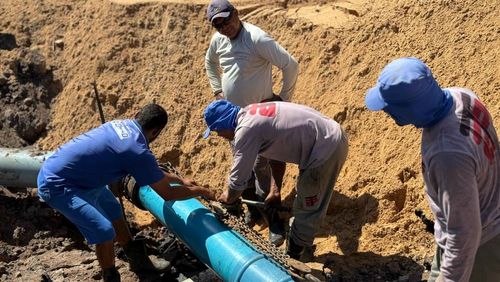 Deso realiza reparo rápido em tubulação rompida na Avenida Maranhão, em Aracaju