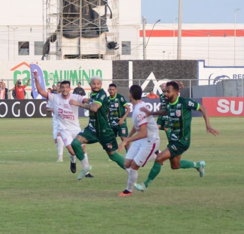 Lagarto e Sergipe empatam no primeiro duelo da semifinal do Campeonato Sergipano