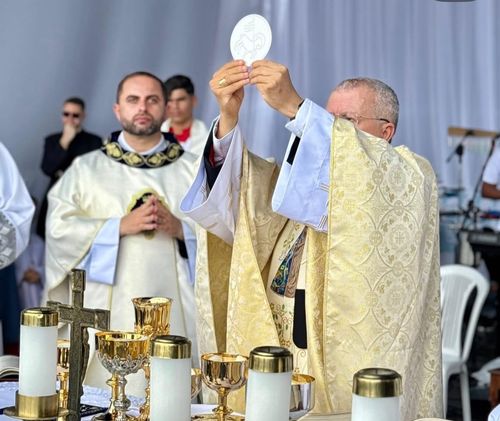 Milhares de fiéis participam da Romaria e Missa em Nossa Senhora Aparecida