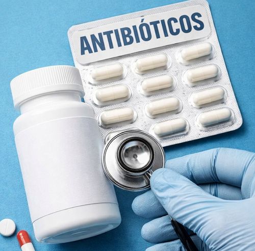 Cofen autoriza enfermeiros a prescrever antibióticos e decisão gera reação do Conselho Federal de Medicina