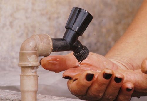 Manutenção deixa moradores de 10 cidades sem água nesta quarta