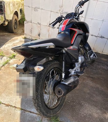 Dupla suspeita de receptação e comercialização de motos com documento falso é presa em Carira