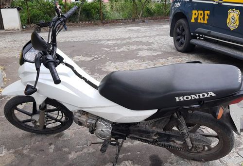Motocicleta roubada é recuperada em Itabaiana pela PRF