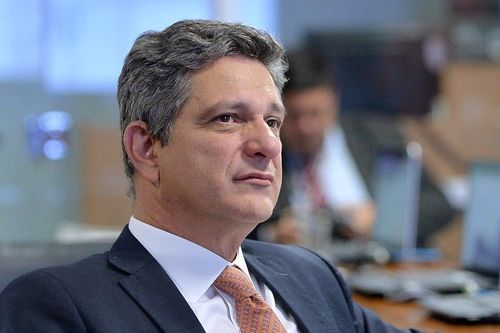 TURBULÊNCIA! Folha de São Paulo diz que petistas pressionam para Rogério Carvalho ser impedido de lançar candidatura