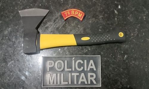 Filho agride mãe com machadinha em Lagarto