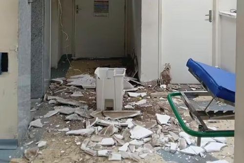 Parte do teto da ala de Clínica Médica do HU desaba em Aracaju; ninguém se feriu