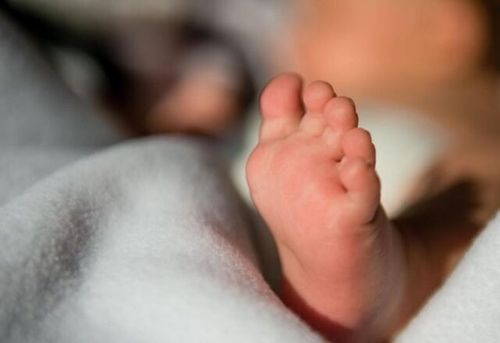 Bebê nasce em ponto de apoio em Petrópolis, em meio à tragédia que atinge a cidade