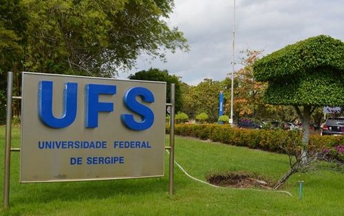 Professor é flagrado bebendo em sala de aula da UFS; caso repercute e universidade anuncia investigação interna