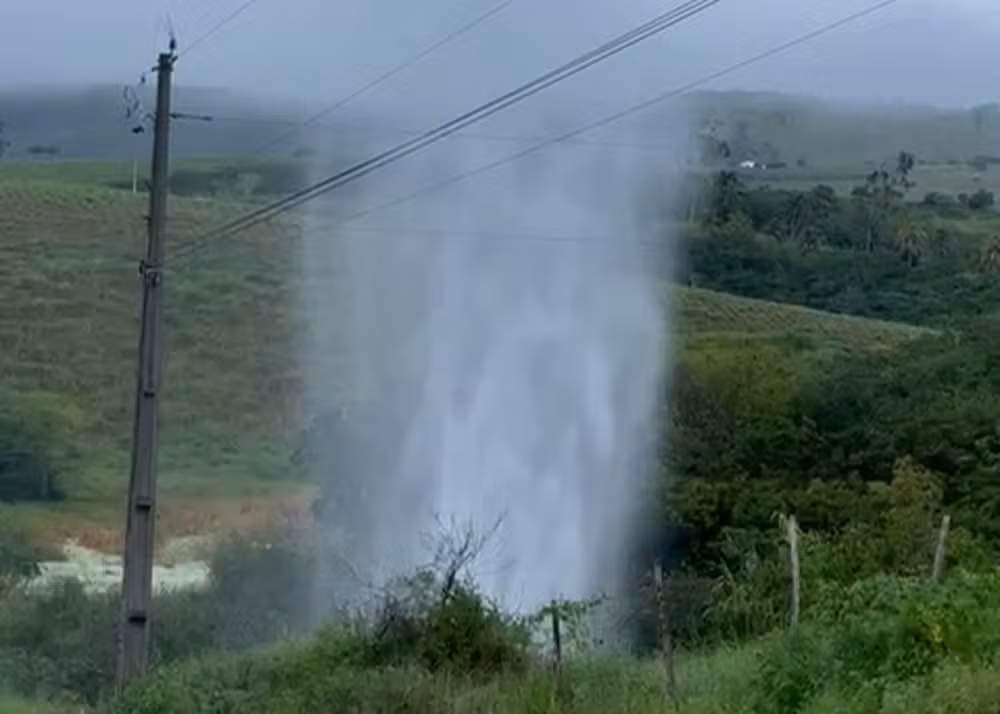 Nove municípios sergipanos ficam sem água após rompimento de adutora; saiba quais cidades